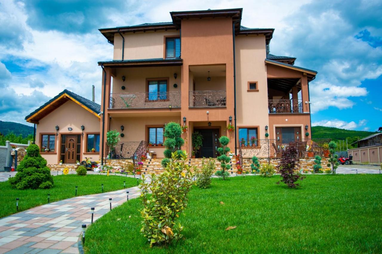 CASA ERk Calimanesti Exterior foto