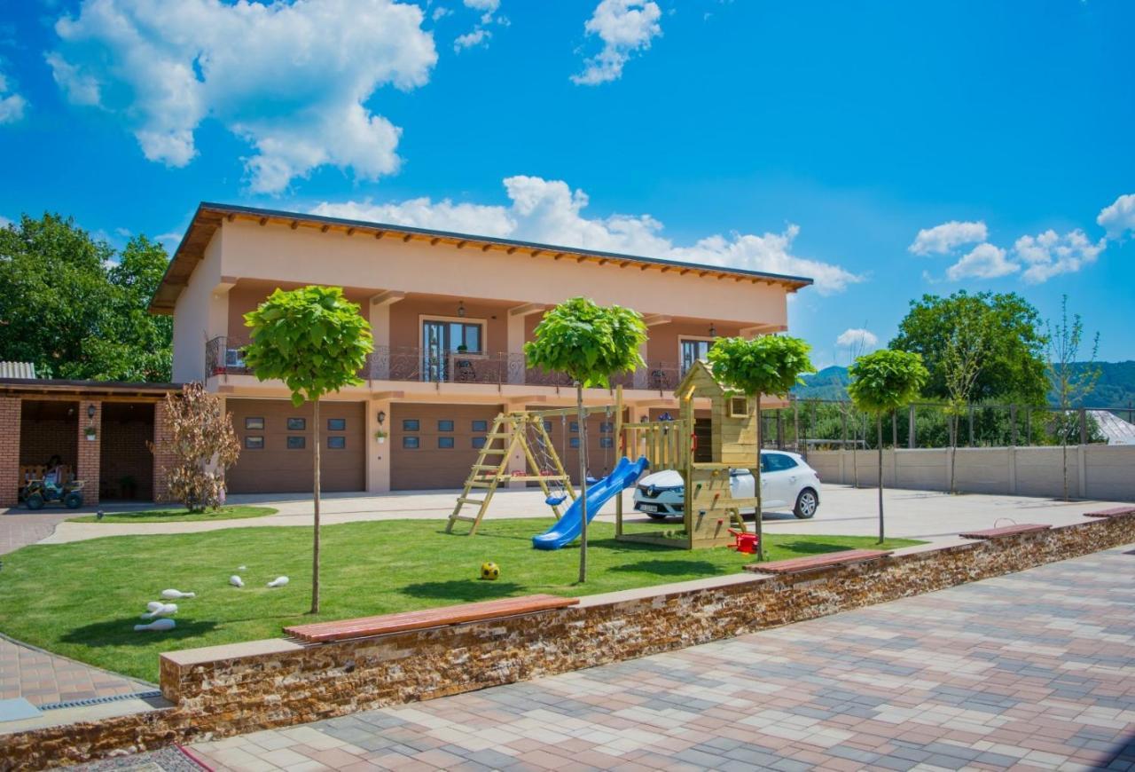 CASA ERk Calimanesti Exterior foto