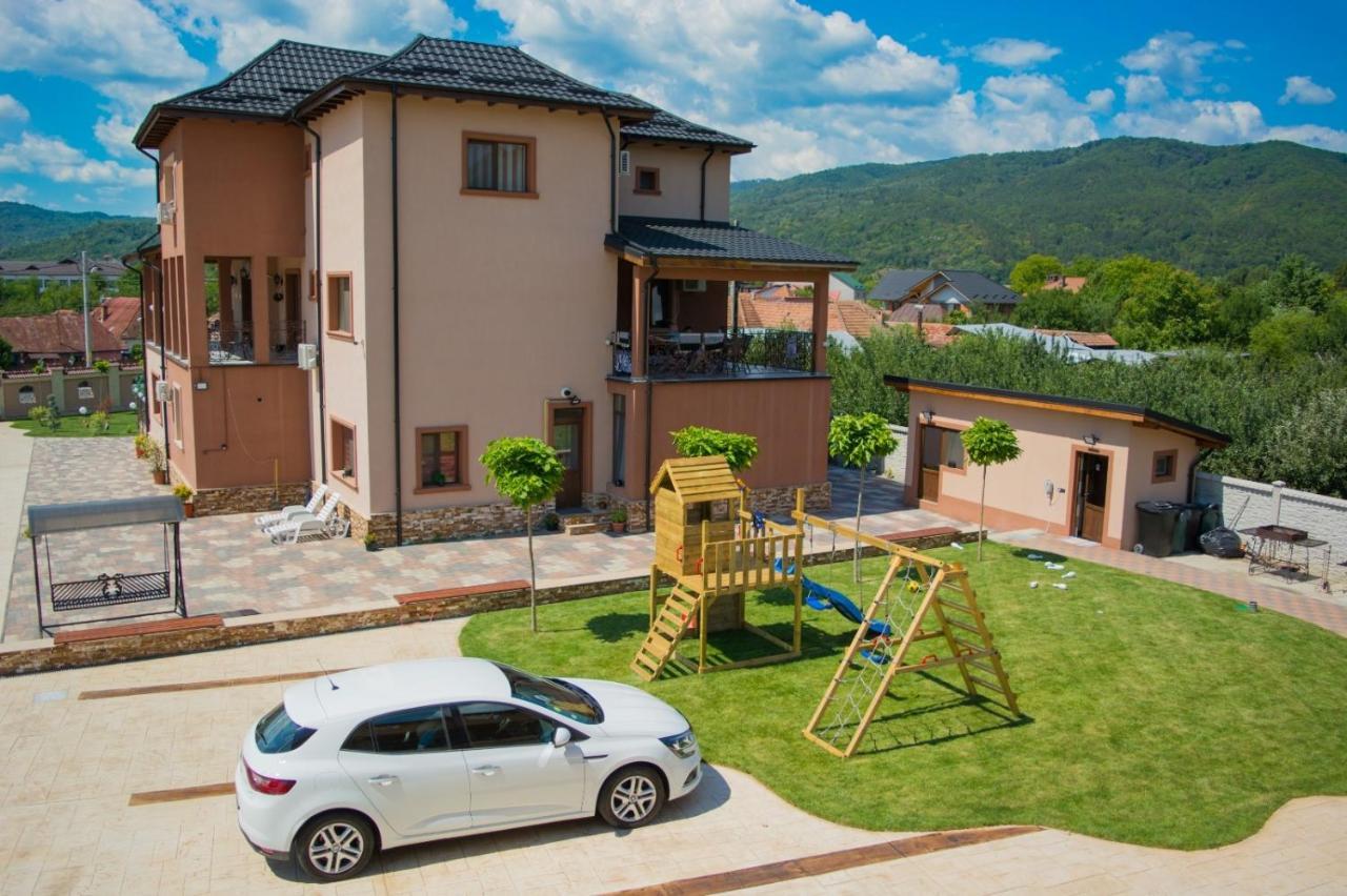 CASA ERk Calimanesti Exterior foto